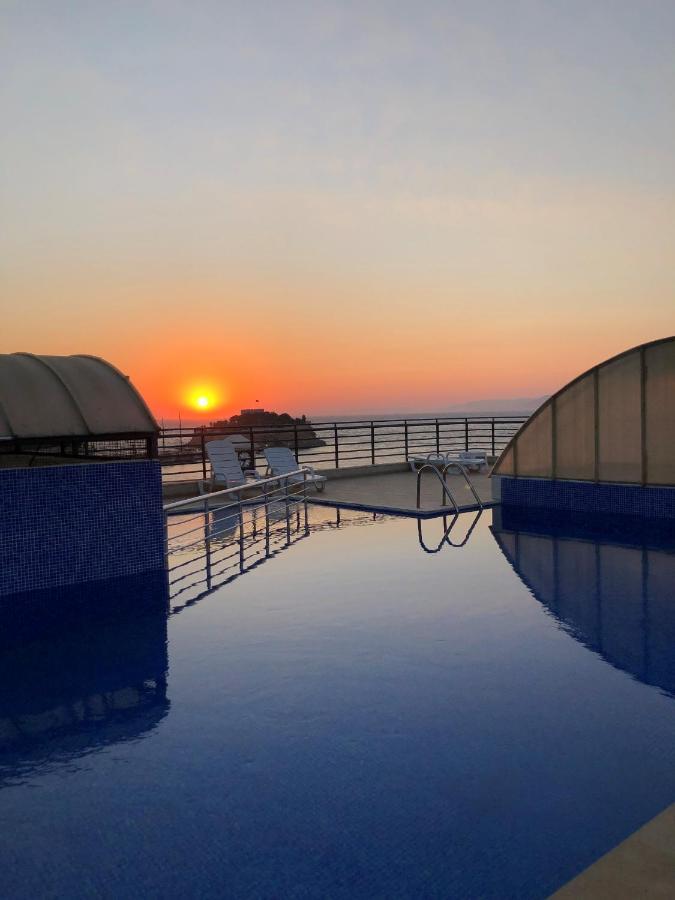Kayhanbey Hotel Кушадасъ Екстериор снимка