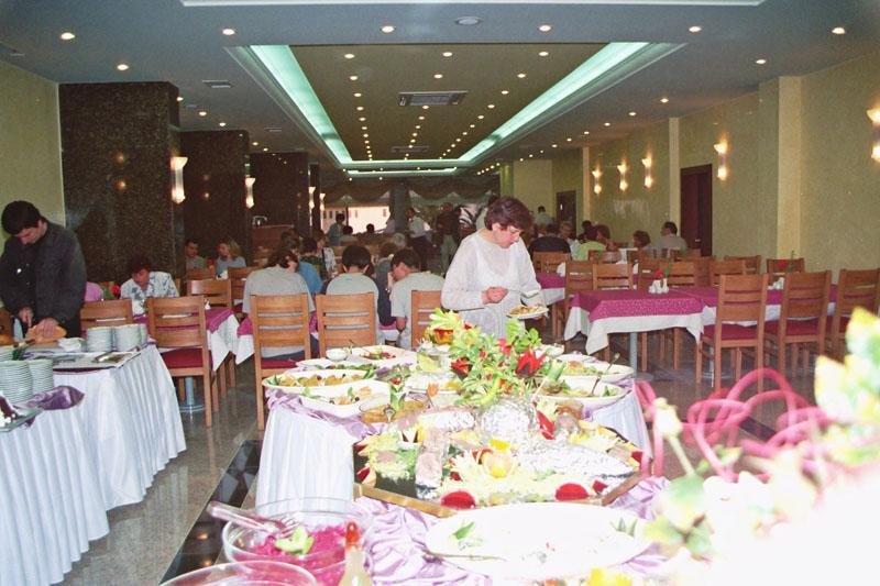 Kayhanbey Hotel Кушадасъ Екстериор снимка