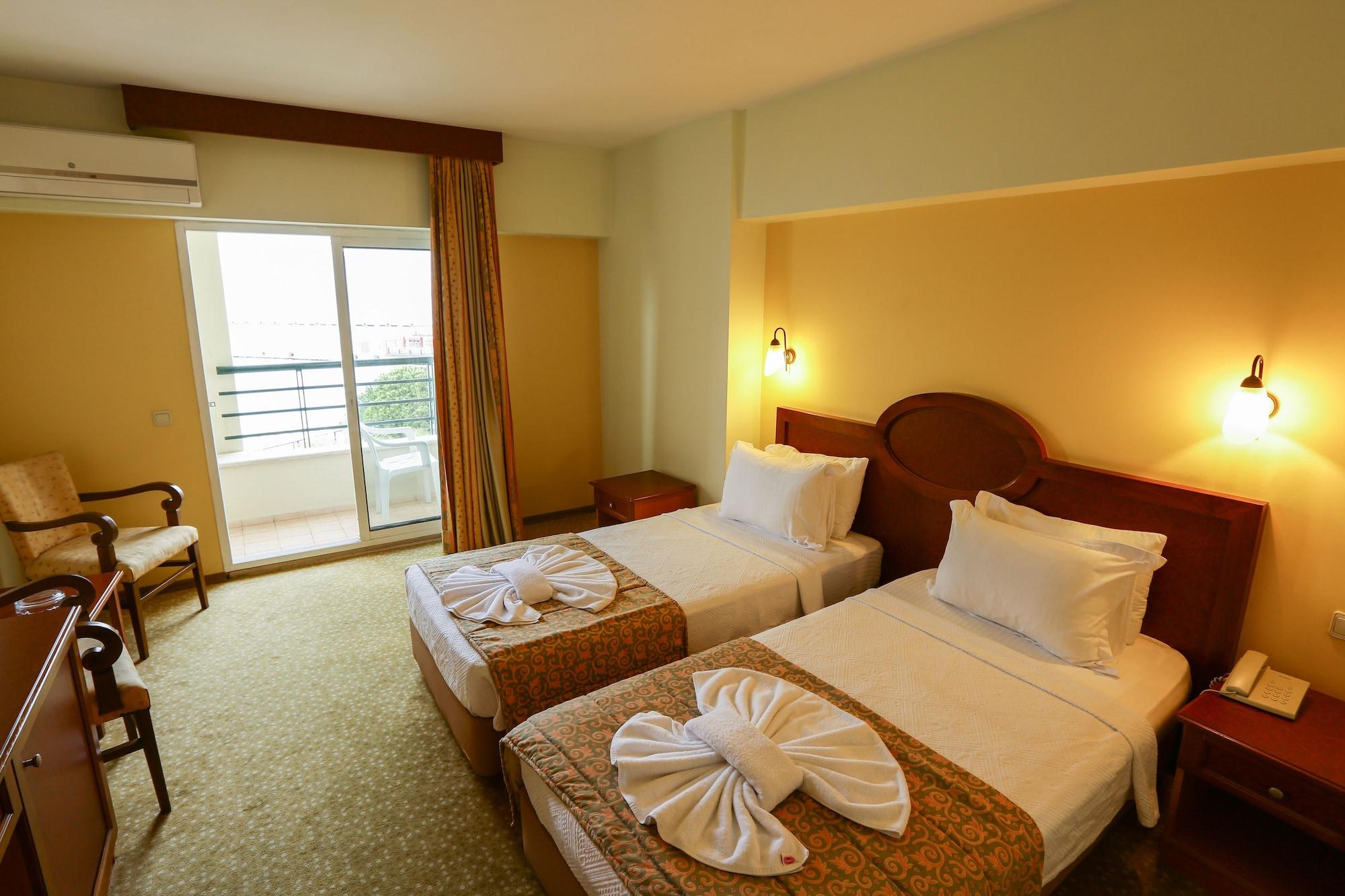 Kayhanbey Hotel Кушадасъ Екстериор снимка