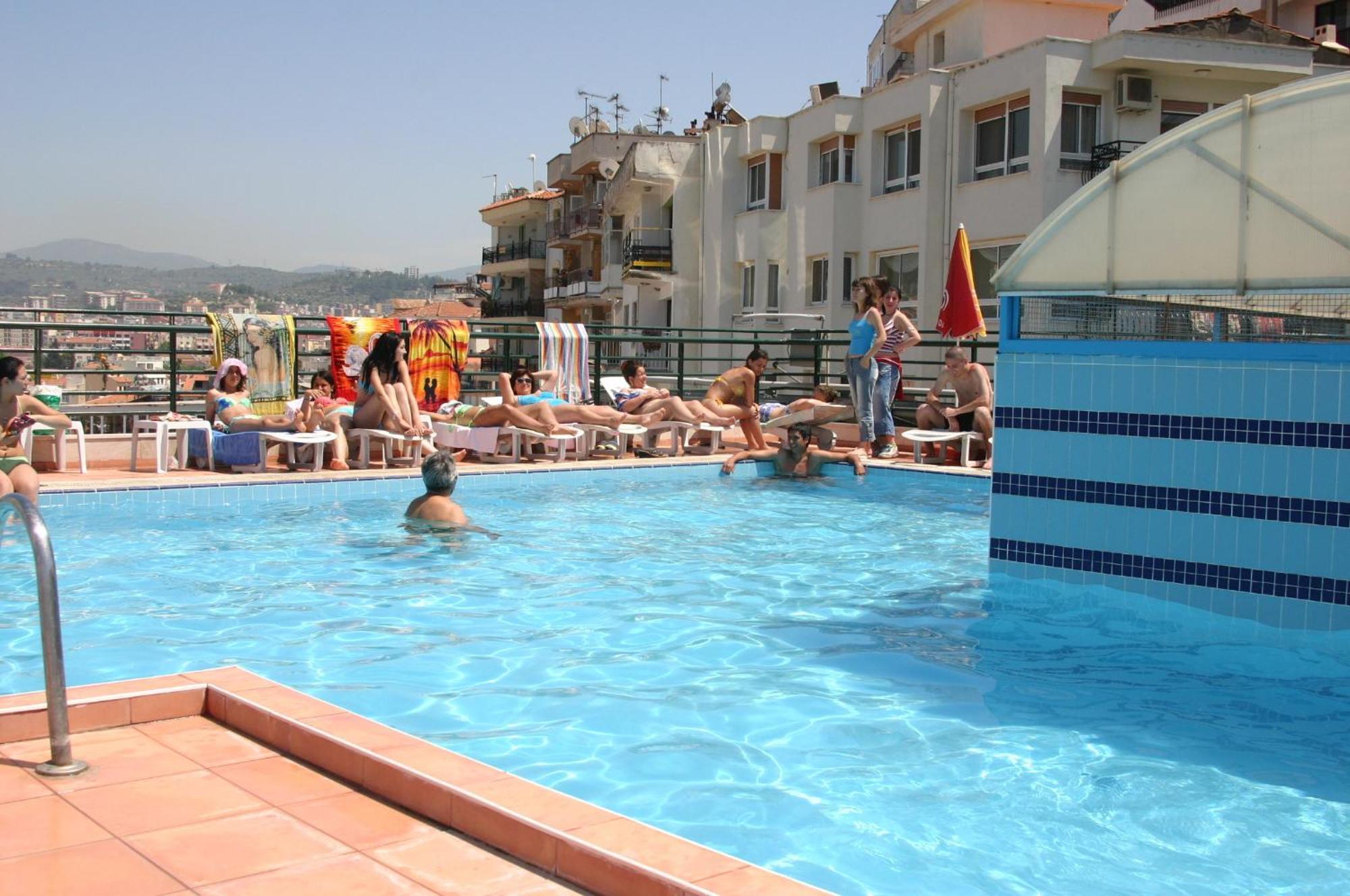 Kayhanbey Hotel Кушадасъ Екстериор снимка