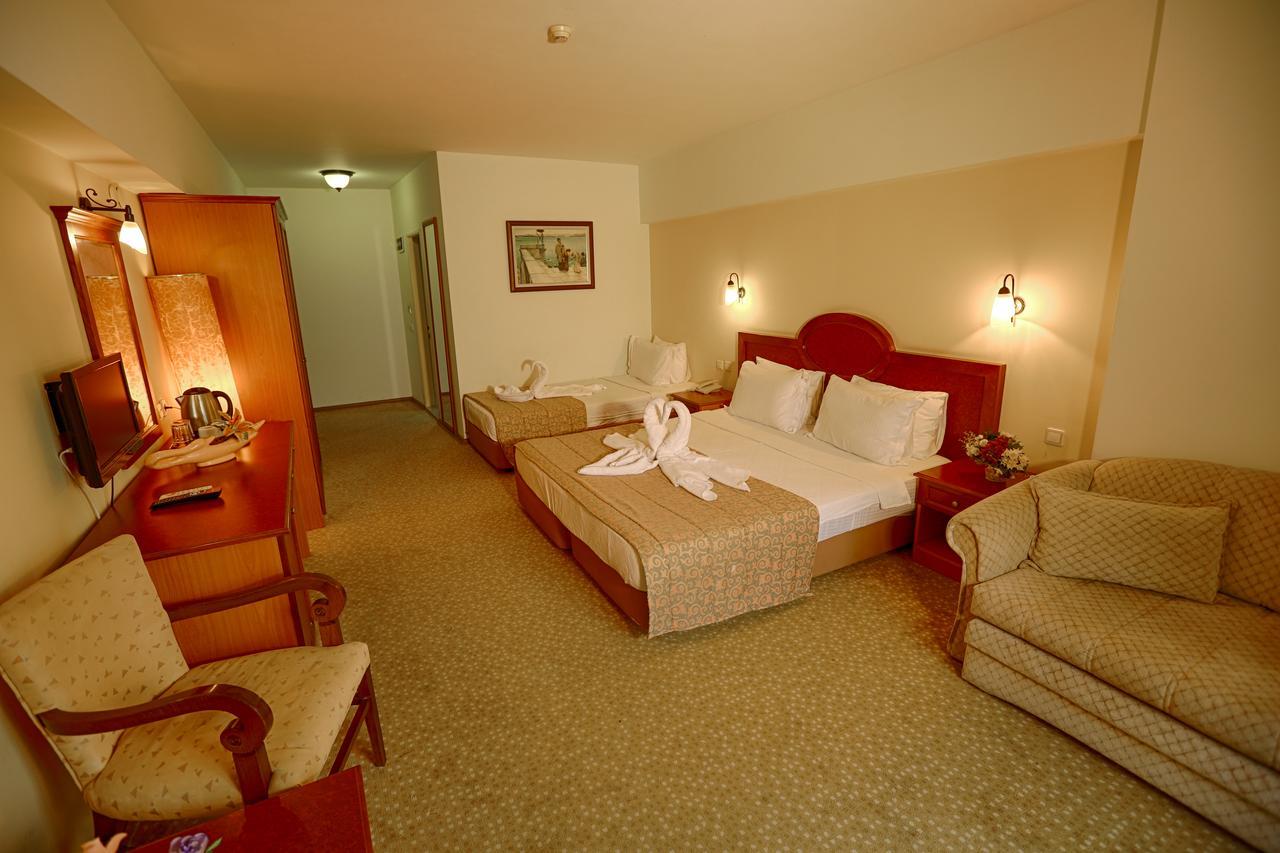 Kayhanbey Hotel Кушадасъ Екстериор снимка