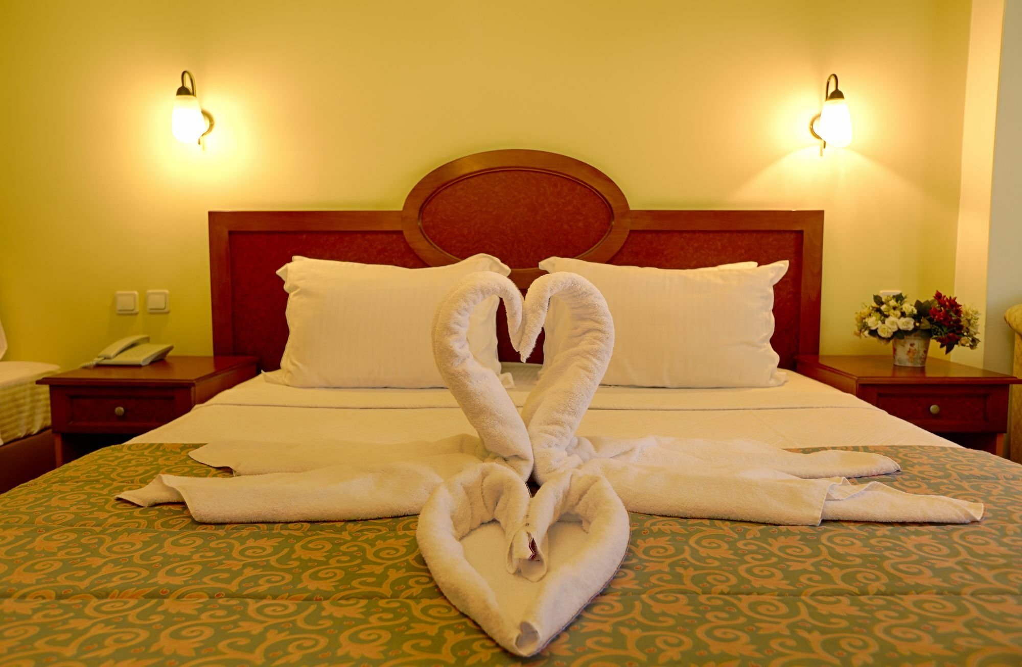 Kayhanbey Hotel Кушадасъ Екстериор снимка