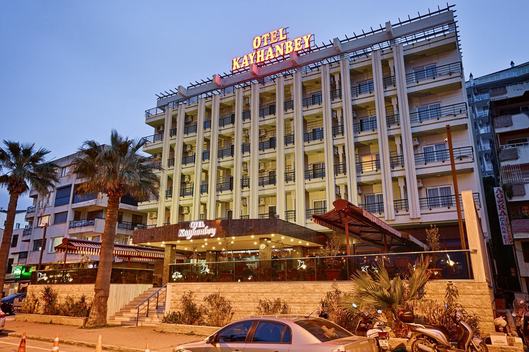 Kayhanbey Hotel Кушадасъ Екстериор снимка